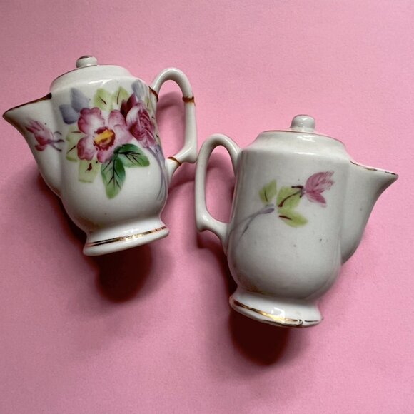 Vintage Mini Teapot Shaped Salt & Pepper Shakers - Picture 1 of 12